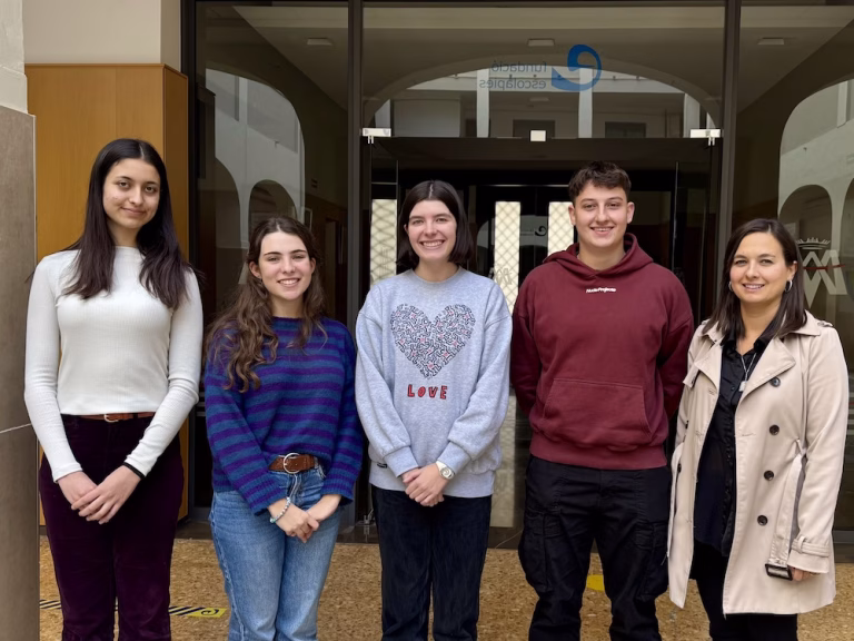 “Los Juegos de la Inversión”, el nuevo proyecto premiado de alumnas de Escolapias Gandia