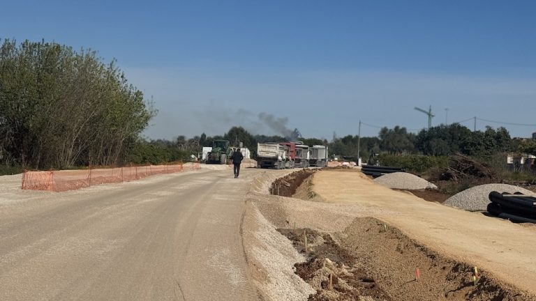 La prolongación de la carretera Nazaret-Oliva podría estar lista en octubre de 2026